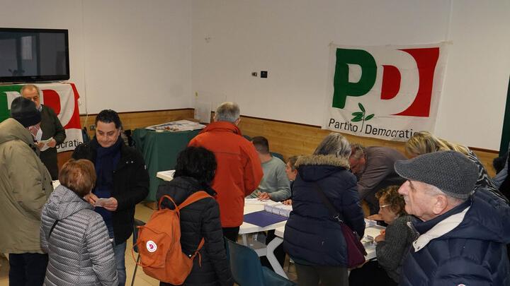 Schlein segretaria ma a Reggio Bonaccini ha tenuto