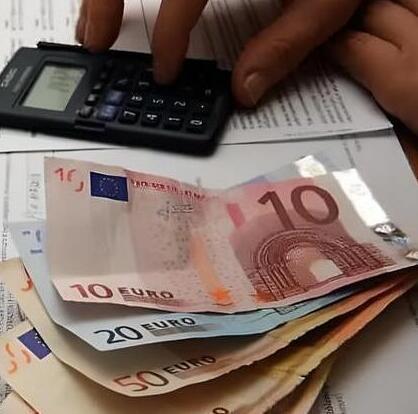 Modena, la fuga dei negozi «Noi siamo preoccupati per il costo delle bollette e la crescita dell’inflazione» 