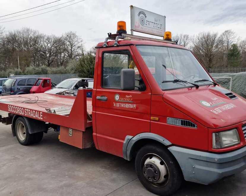 
	Il carroattrezzi utilizzato per il tentato colpo al bancomat

