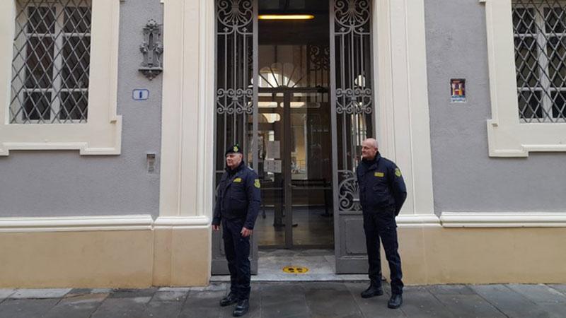 Elba, uccise la madre con un mix di farmaci: condannata a 14 anni