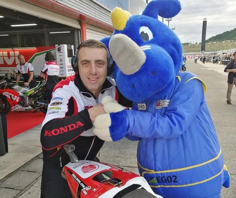 
	Filippo in una pausa dal lavoro nel box Honda&nbsp;

