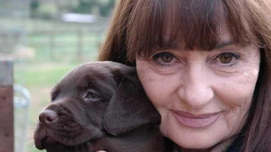 Addio a Marzia Rossi, signora dei labrador: è scomparsa a 68 anni