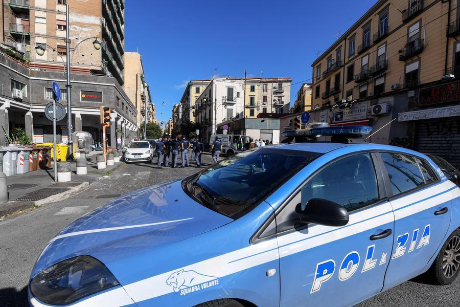 Firenze, colpisce agenti dopo essere andato in escandescenze alle Poste. Arrestato
