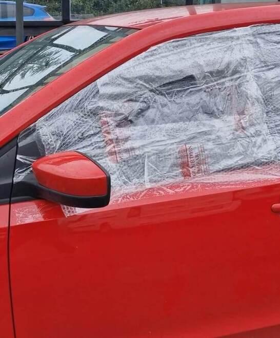 Carpi. Finestrini spaccati e valigie sparite: «Sarei dovuta partire per un viaggio» 