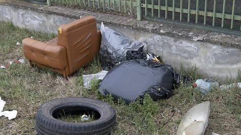 Modena e dintorni… Discariche abusive con tubi, cavi, amianto e gomme