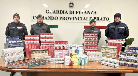 Sequestrati quasi 5.000 pacchetti di sigarette e medicinali per curare il Covid
