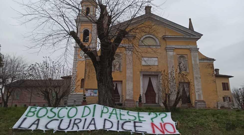 La Curia reggiana dice “no” al bosco urbano dei volontari