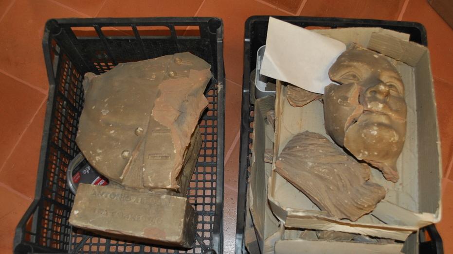 Restaurato il busto del Correggio distrutto dal terremoto nel 1996