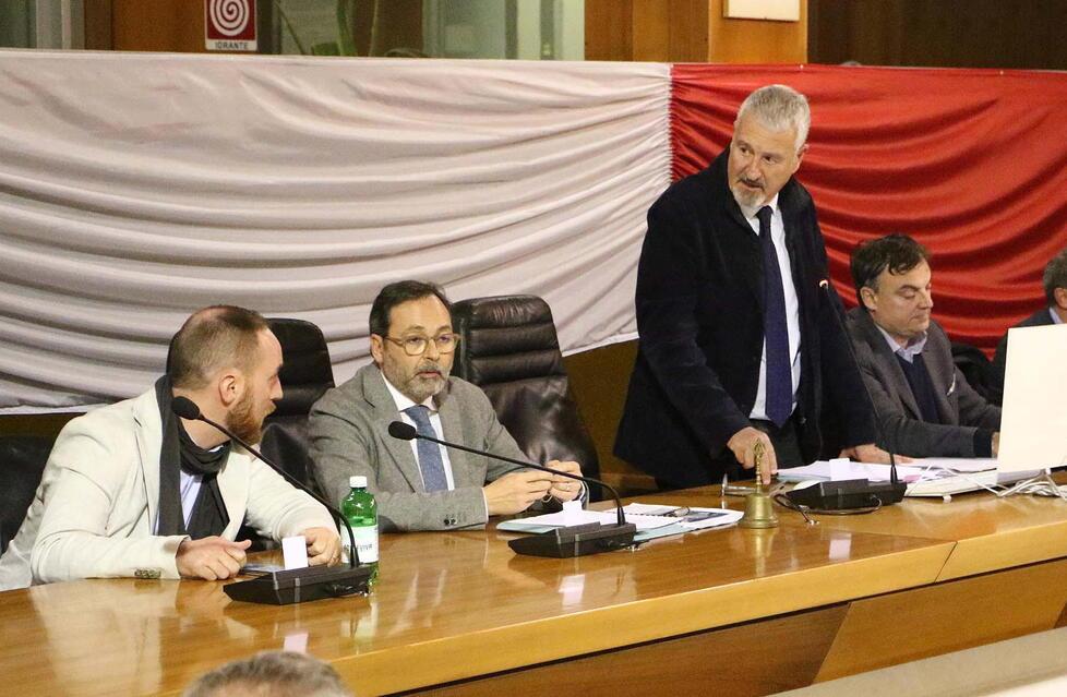 Mozione di   sfiducia al sindaco,   è il giorno della  resa dei conti