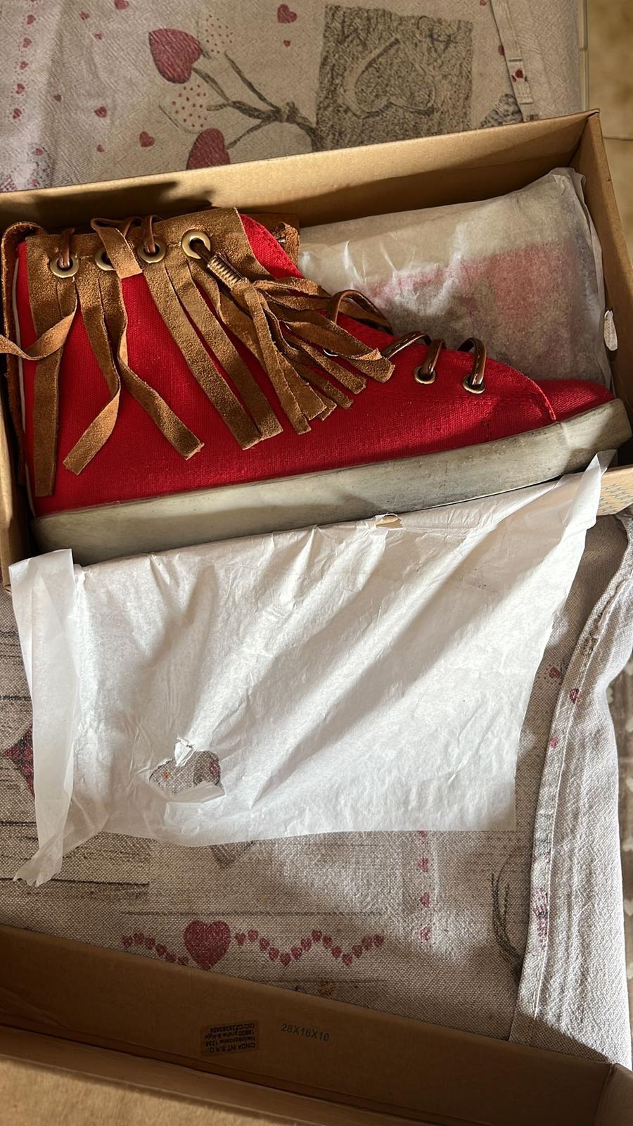 Modena, Acquisti di scarpe online occhio alla truffa. L’allarme di Federconsumatori