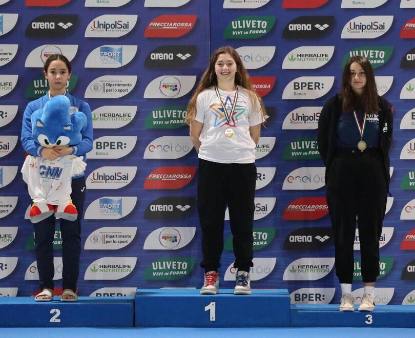 A 12 anni Agata Binelli campionessa di salvamento