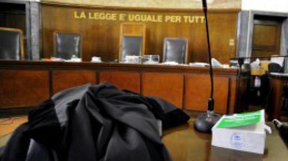 Pisa, prima il tentativo di violenza in auto e poi l’aggressione ai carabinieri
