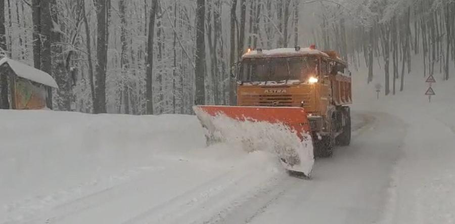 Nevicata abbondante su tutto l’Appennino Modenese. Caduti oltre 25 centimetri. Qualche fiocco anche in pianura
