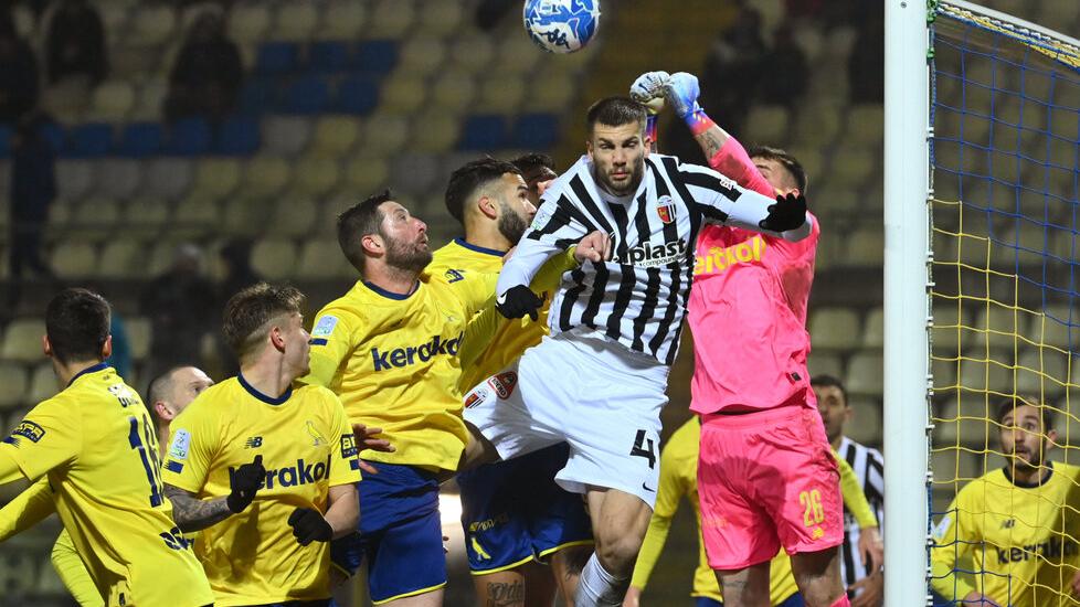 Modena: ecco il secondo ko consecutivo Ma la classifica dei gialli resta la stessa