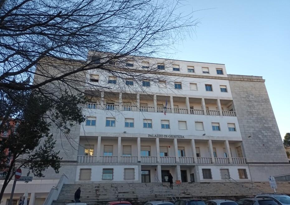 Contanti prestati a tassi usurari, due nuoresi rinviati a giudizio 