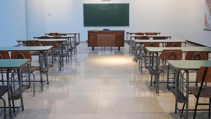 Cascina, la figlia peggiora in inglese e la maestra finisce sotto "esame" dei genitori