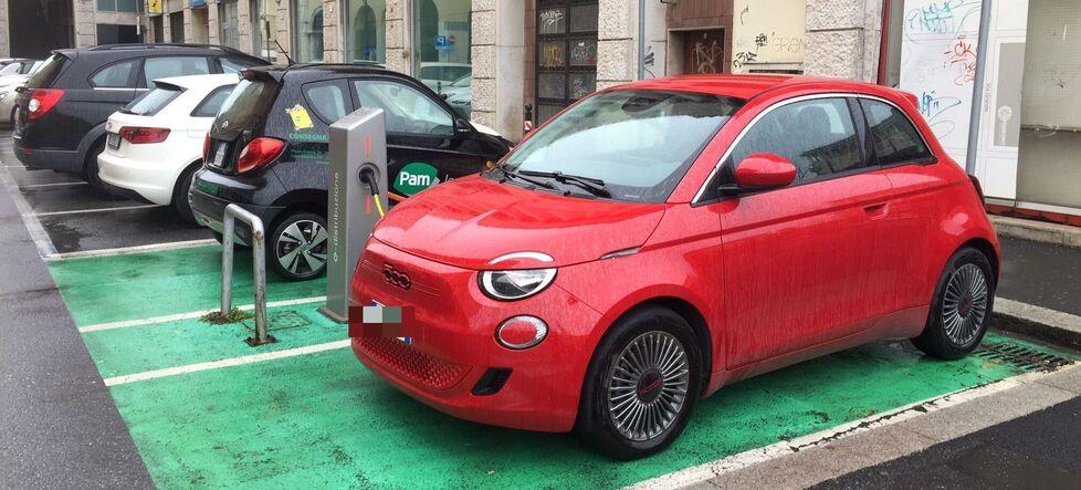 Nel centro di Livorno una sola colonnina elettrica: per le auto siamo peggio dell’Elba