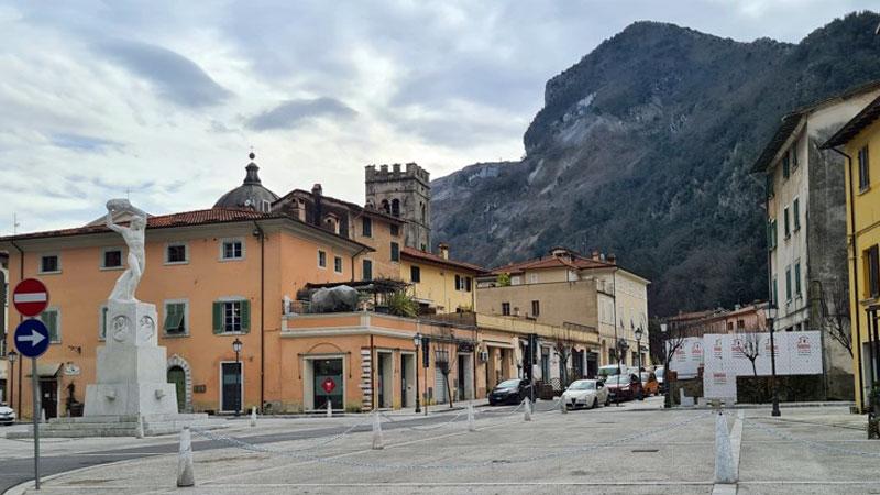 Cambia il centro di Seravezza: «Stop ai parcheggi selvaggi» – Ecco come