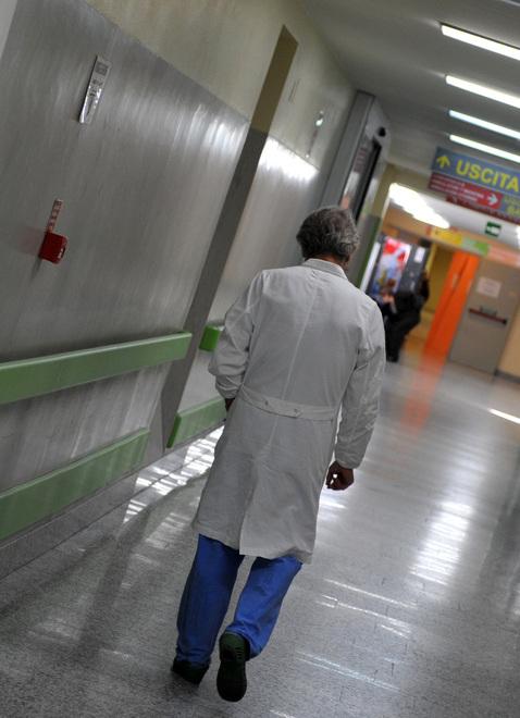 Corsie vuote, sanità in rivolta «A rischio 500 posti di lavoro»