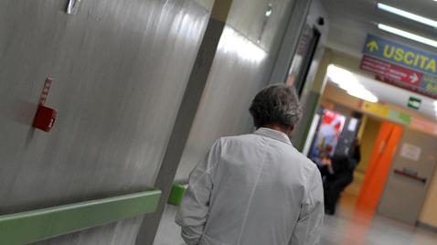 Corsie vuote, sanità in rivolta «A rischio 500 posti di lavoro»