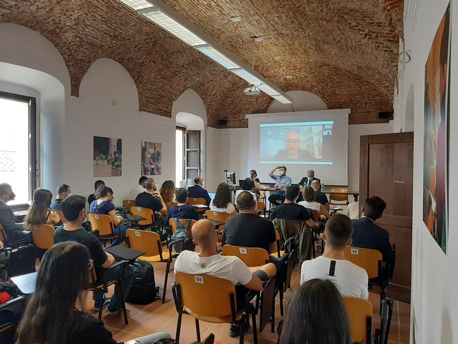 
	Lezione all'universit&agrave; di Oristano

