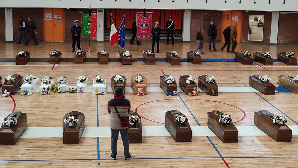 La Capitaneria di Crotone: «Noi potevamo salvarli»