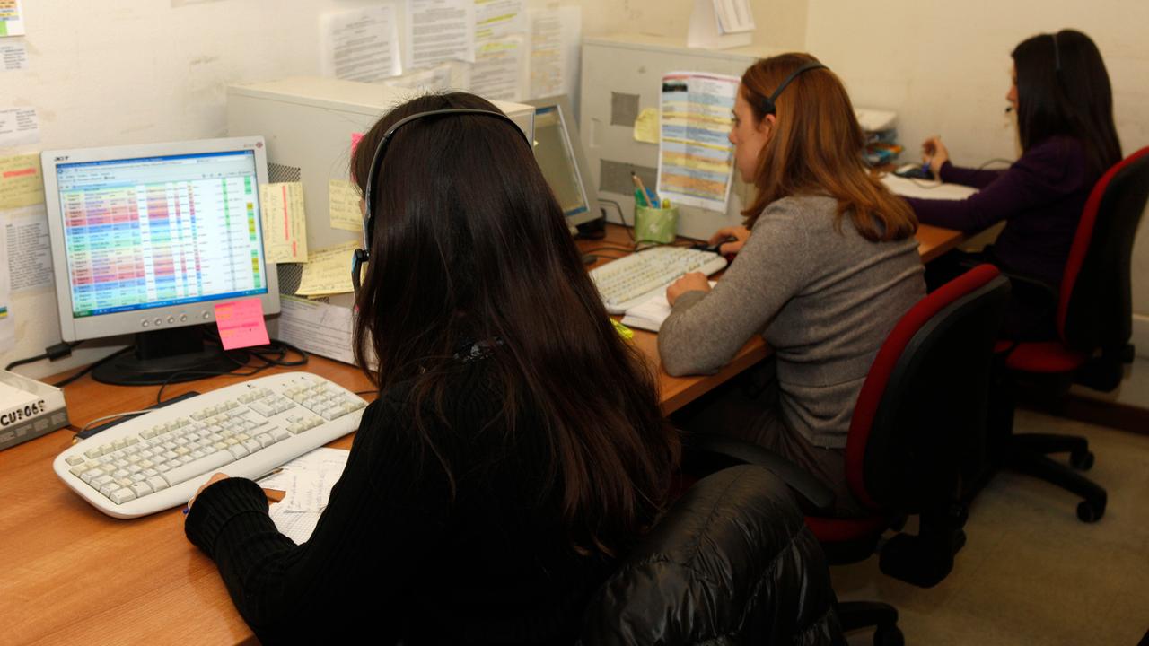Il lavoro è “anziano” e precario, pochi sbocchi per i giovani