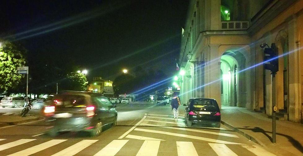 Studente pisano aggredito e rapinato alla stazione di Lucca: due arrestati