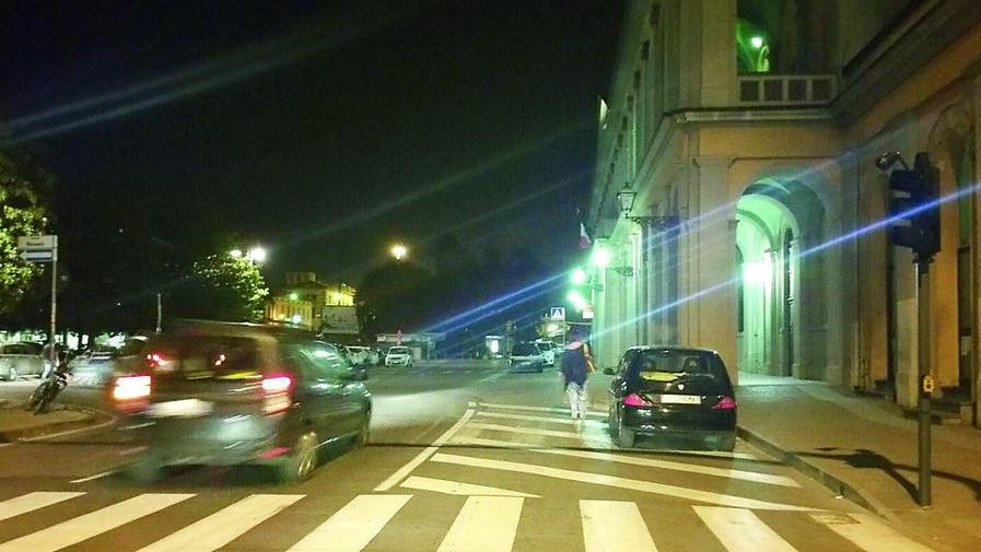 Studente pisano aggredito e rapinato alla stazione di Lucca: due arrestati