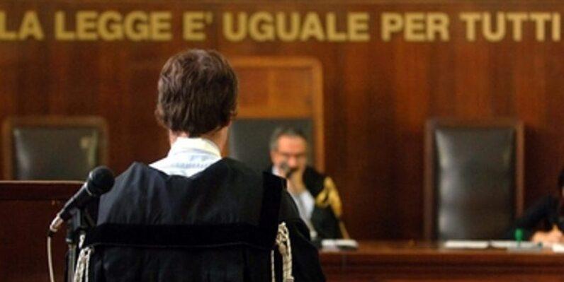 Castelfranco Palpeggiò 4 bimbe: patteggia 