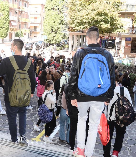 Modena. Esuberi ed esclusioni alle superiori «Il provveditore chiami il ministero» 