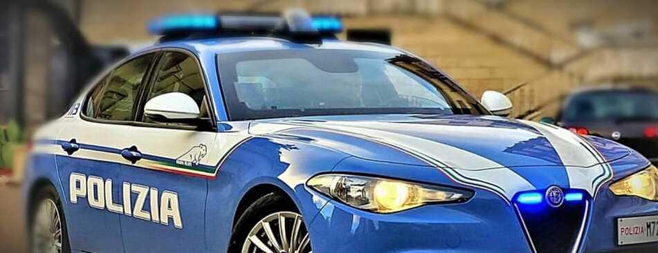 Trovata in una pozza di sangue: gravissima una donna accoltellata alla gola