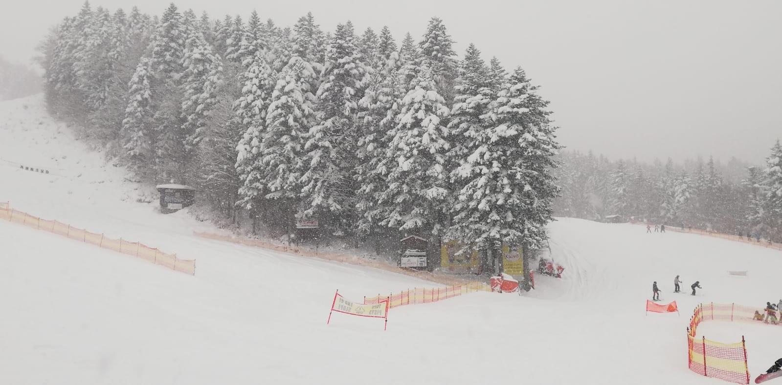 Abetone, un fine settimana col botto e le piste da sci aperte fino a Pasqua