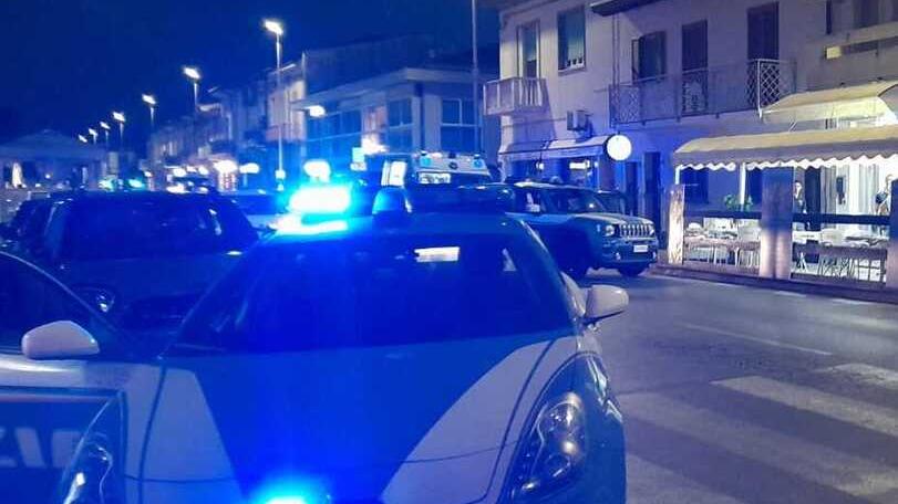 Viareggio, aggredito in Darsena: denunciati due trentenni. La vittima aveva cercato di interrompere una lite