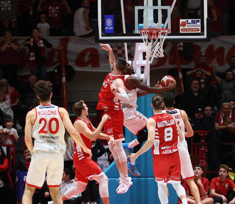 Pistoia al completo contro Chieti Ricorso dei teatini per Jackson