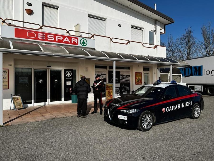Ro Ferrarese. Minaccia il cassiere: “Ho con me un coltello”, arrestato