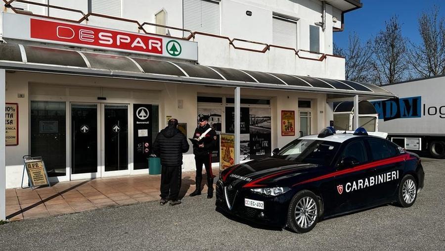 Ro Ferrarese. Minaccia il cassiere: “Ho con me un coltello”, arrestato