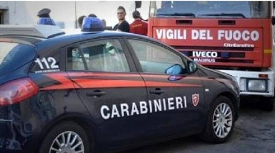 La stufa s’incendia e cerca di portarla fuori di casa per proteggere l’anziana: badante ustionata
