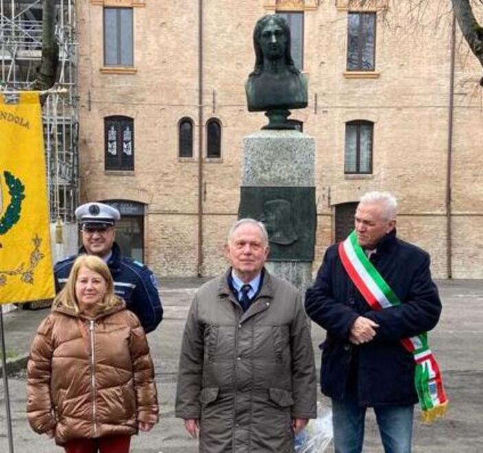 Centro Pico di Mirandola Divergenze con la giunta, Sgarbanti lascia