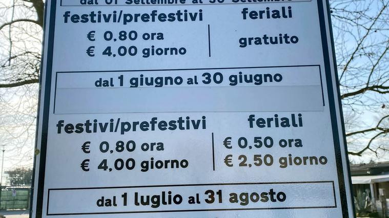 Spunta la sosta a pagamento con almeno un mese d’anticipo