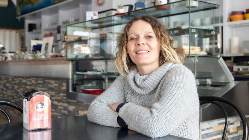 Deborah, una delle titolari del bar che hanno salvato la cliente