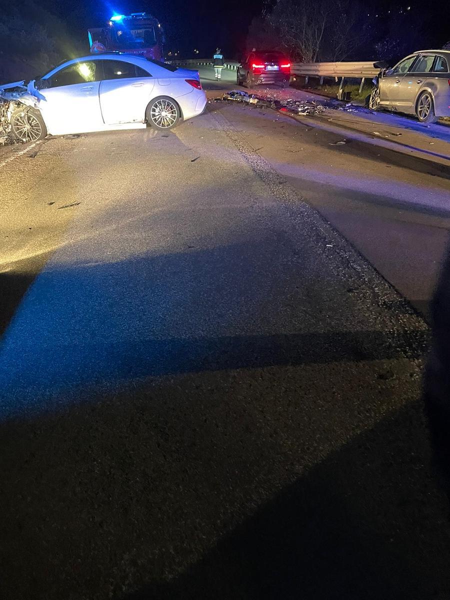 Ozieri, violento scontro frontale fra auto: feriti gravi