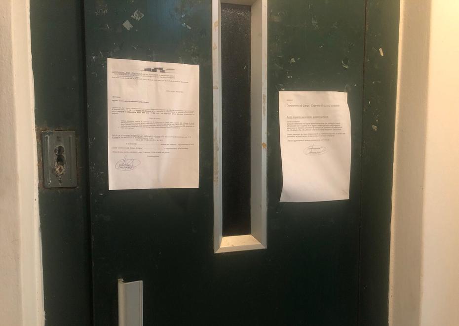 Alghero, in ostaggio dell’ascensore rotto: «Non possiamo uscire di casa»