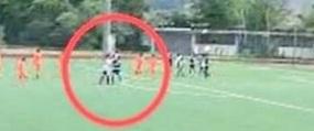 L’abbraccio “incriminato” tra i giocatori del Navacchio Zambra