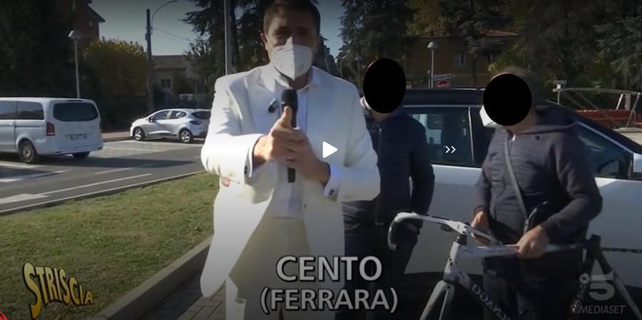 Cento, messo alla gogna da “Striscia la notizia”, ora chiede il risarcimento