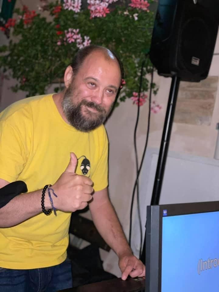 
	Una bella foto di Alessandro, morto a 48 anni

