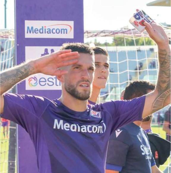 
	Cristiano Biraghi e il suo saluto al capitano sotto la curva Fiesole

