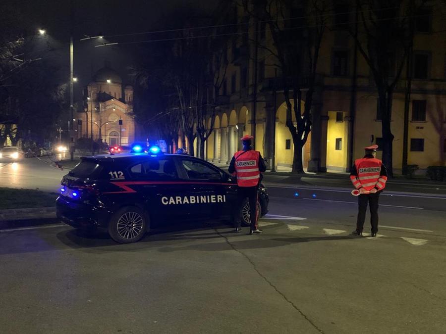 Modena. Ruba 32 profumi e scappa: fermato dai carabinieri