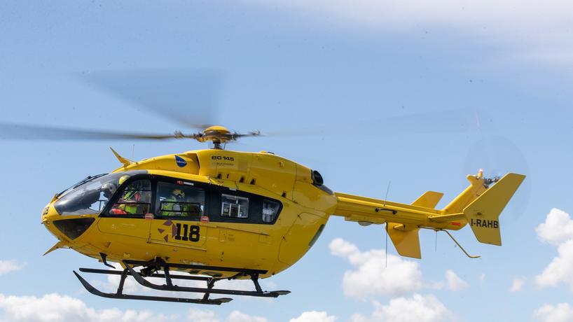 Argenta, centauro finisce con la moto nel fossato: è grave