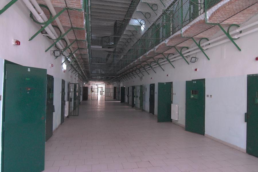 
	La reggia giudicale degli Arborea con le celle dei detenuti dopo che il palazzo fu trasformato in carcere

